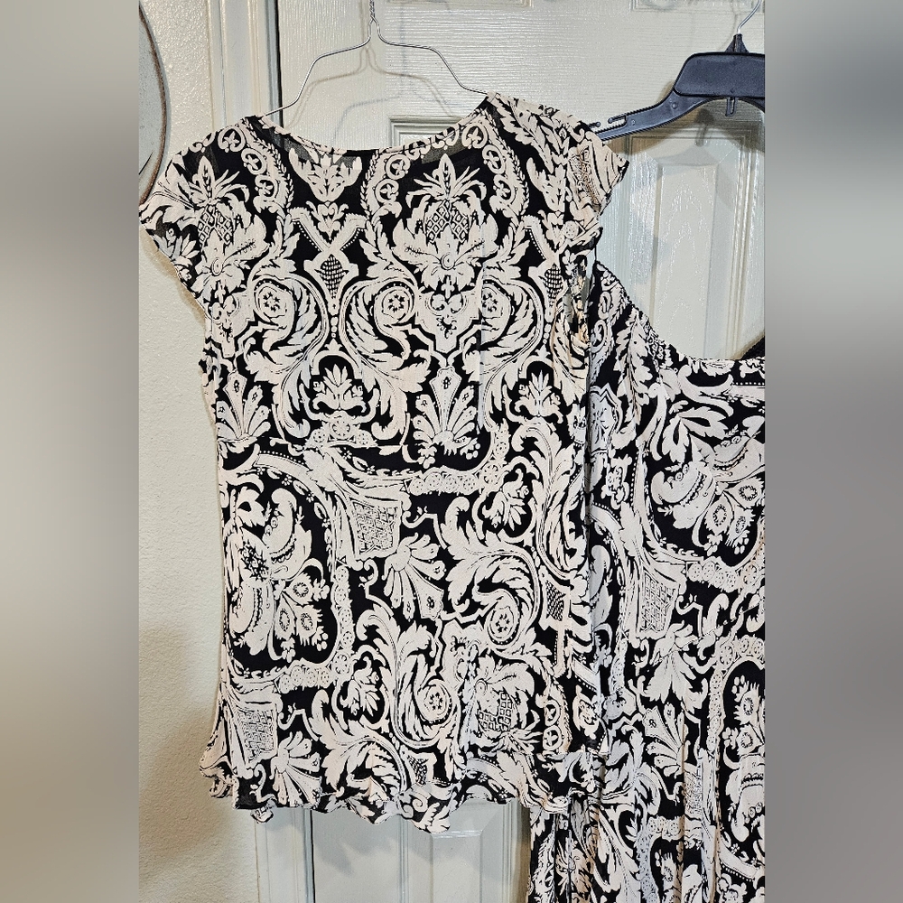 💥💥Reduced💥💥Temptations Black and Cream Skirt Set - Picture 6 of 6